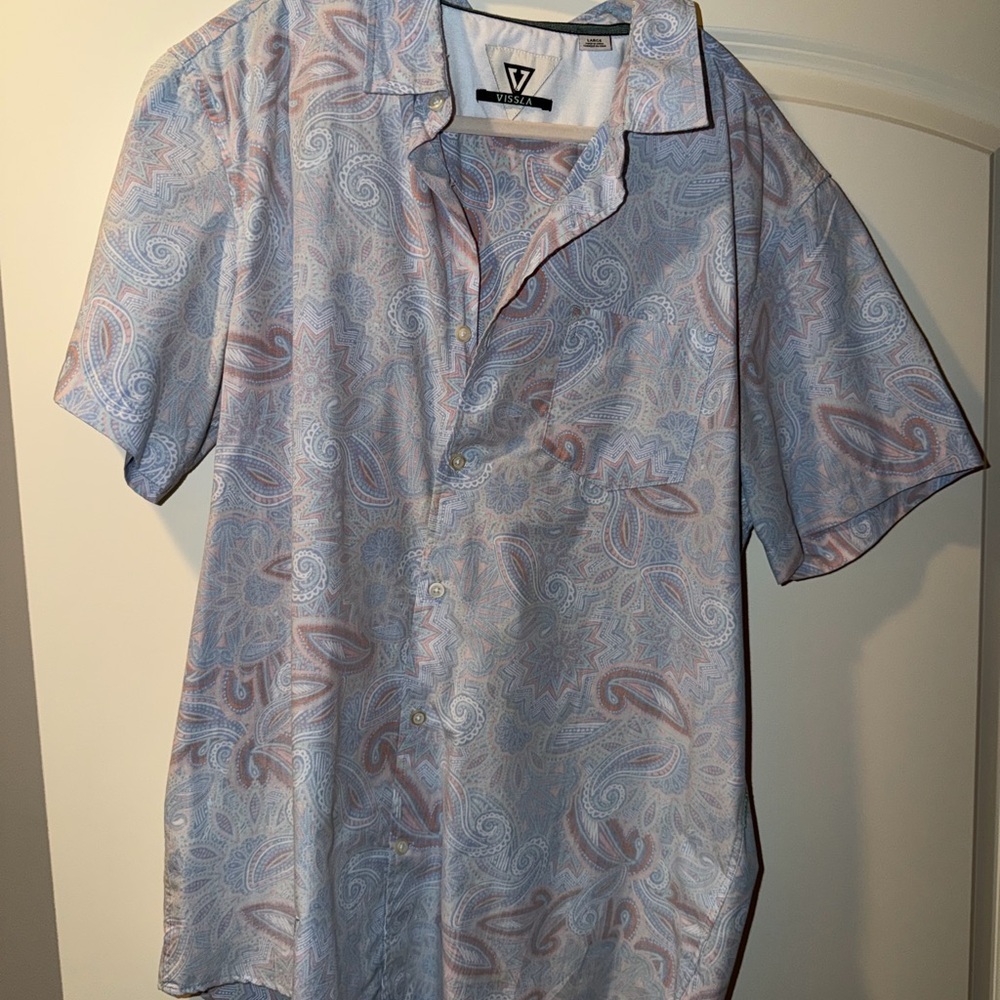 VISSLA Blue and White Paisley Button Down Shirt